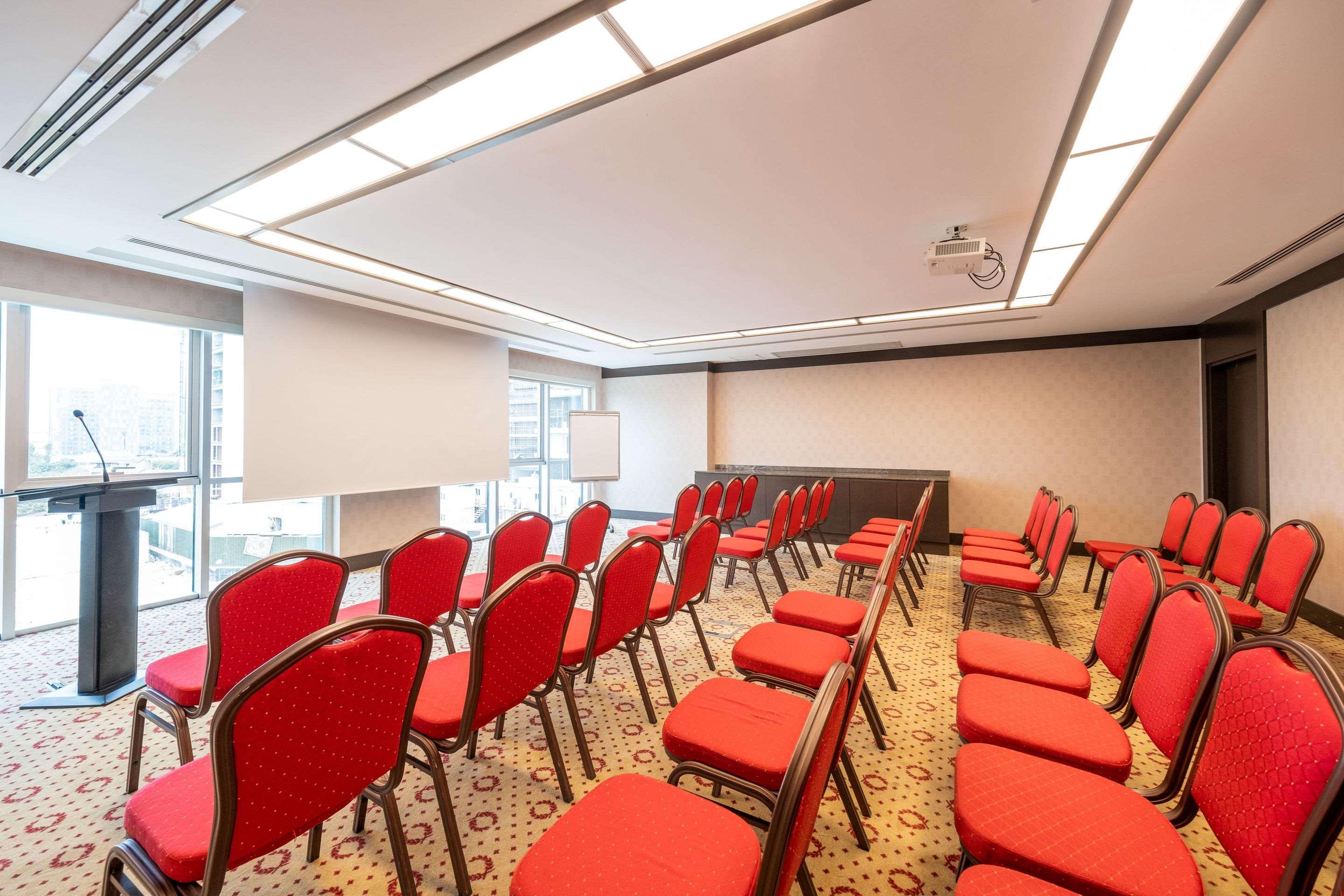 Clarion Hotel Istanbul Mahmutbey Bagian luar foto