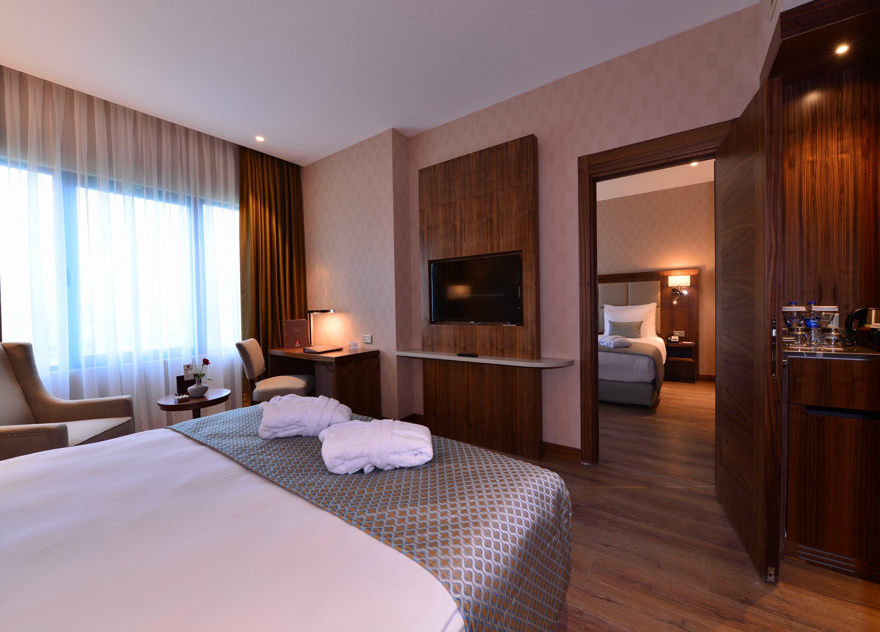 Clarion Hotel Istanbul Mahmutbey Bagian luar foto