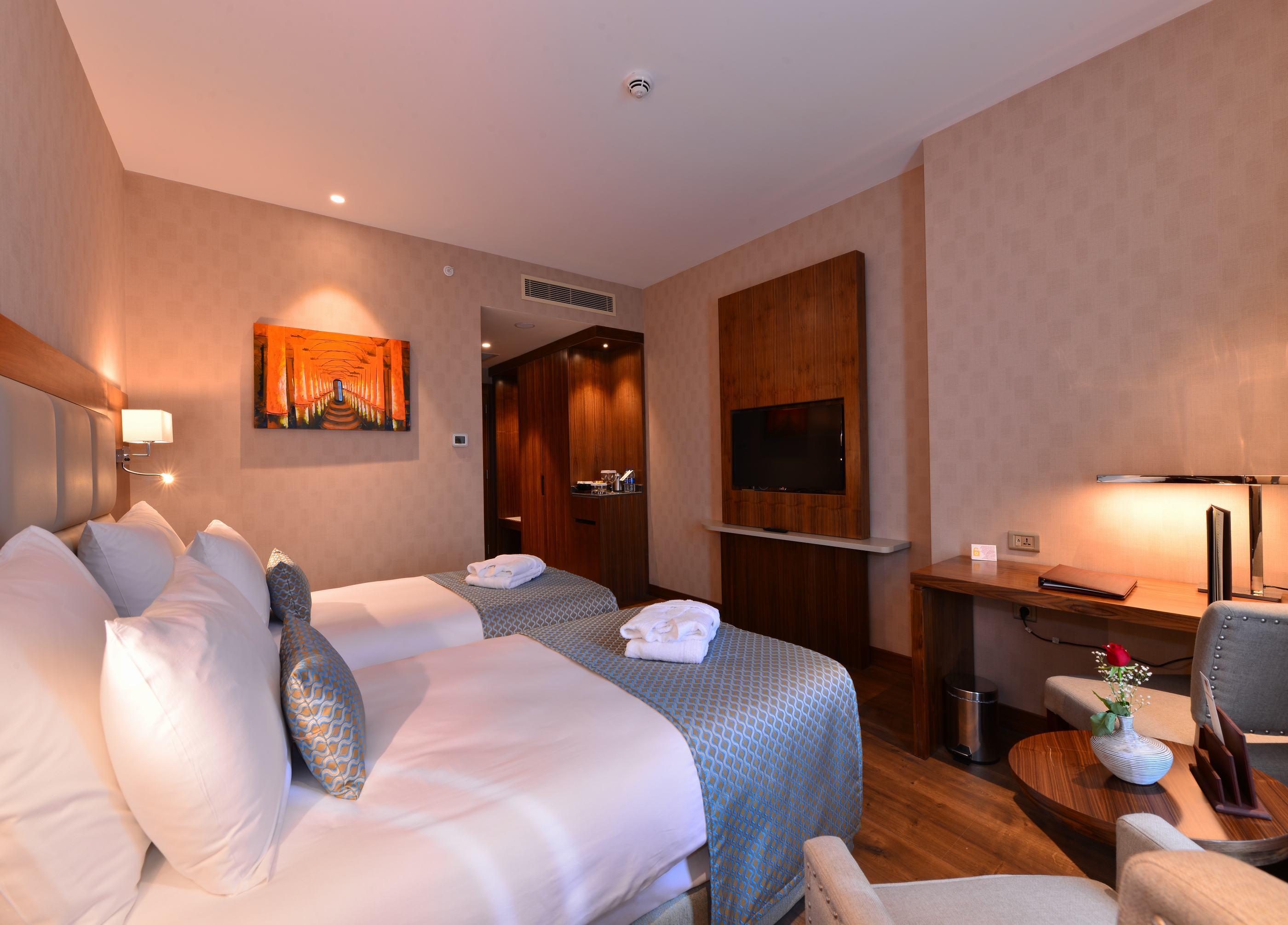 Clarion Hotel Istanbul Mahmutbey Bagian luar foto