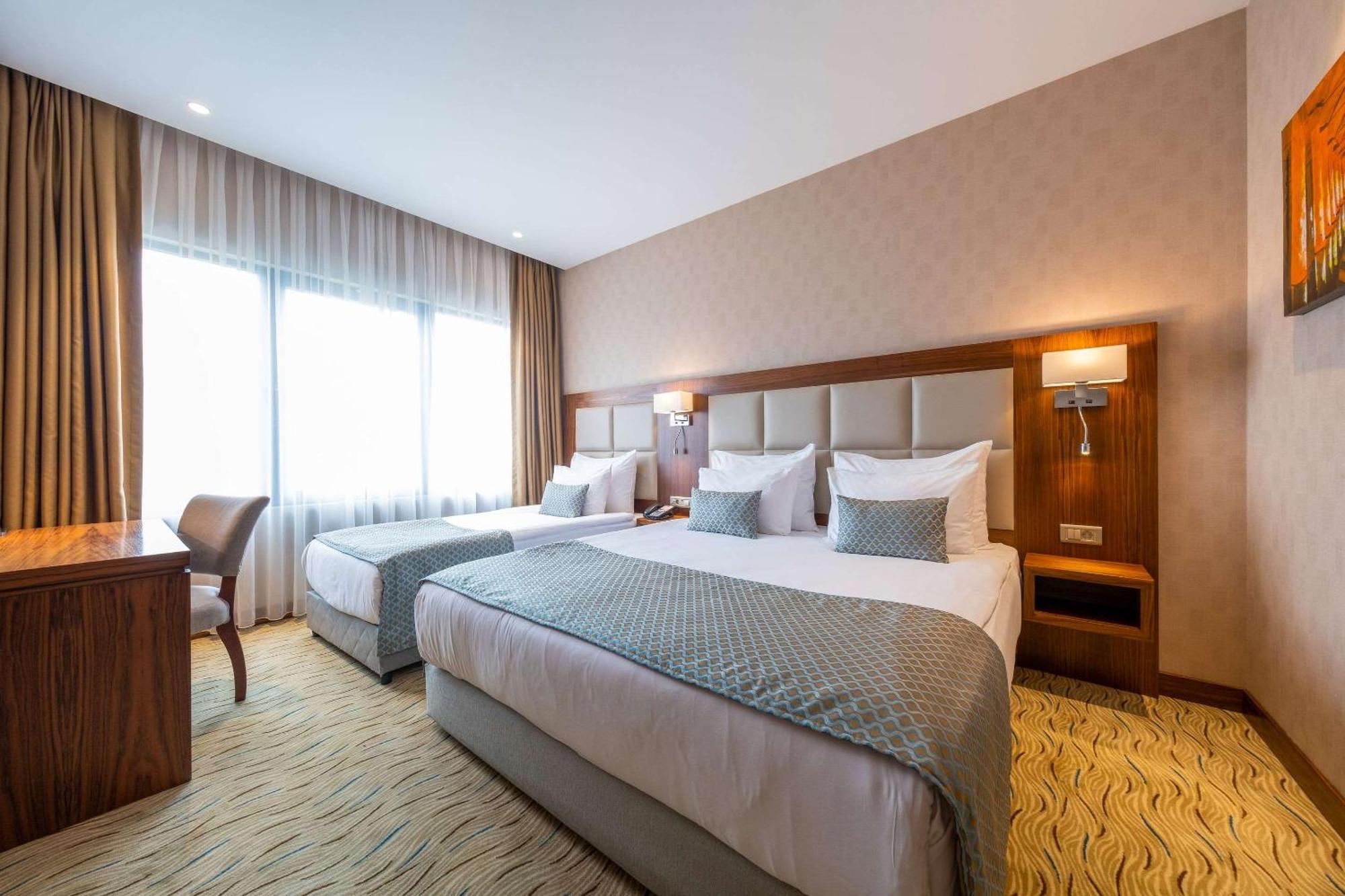 Clarion Hotel Istanbul Mahmutbey Bagian luar foto
