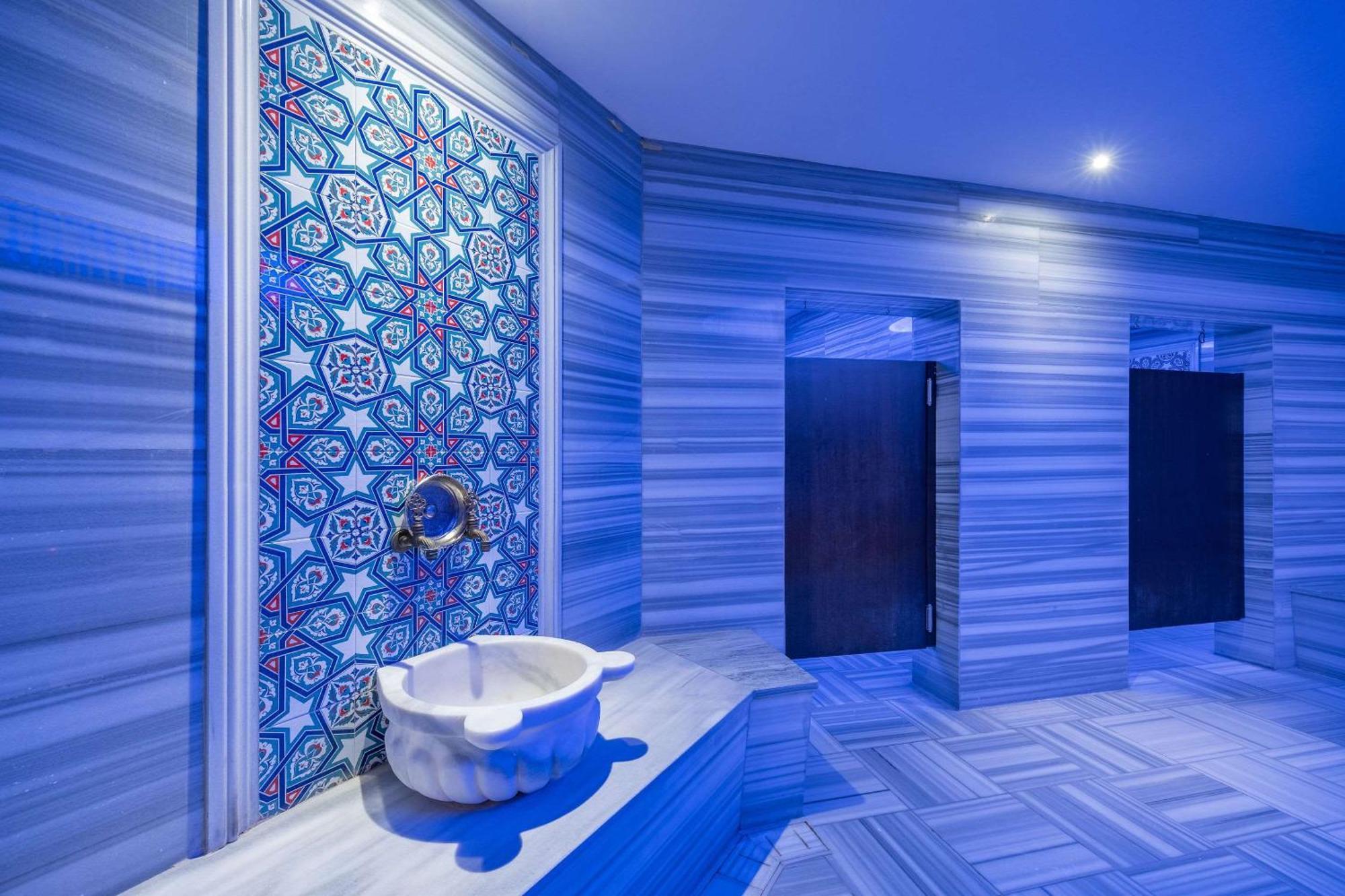 Clarion Hotel Istanbul Mahmutbey Bagian luar foto