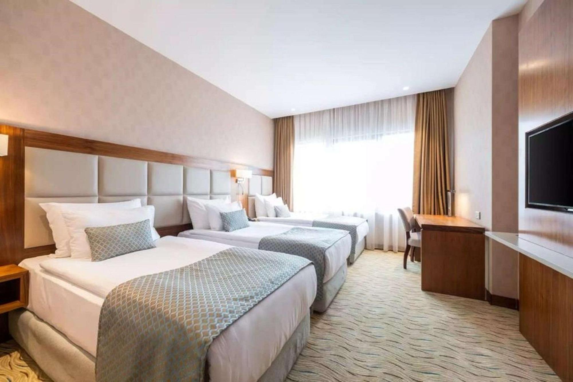 Clarion Hotel Istanbul Mahmutbey Bagian luar foto